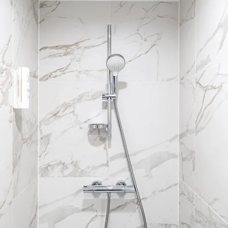 Stylish With Balcony And Parking Korter