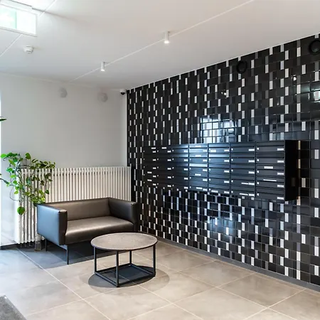 Stylish With Balcony And Parking *